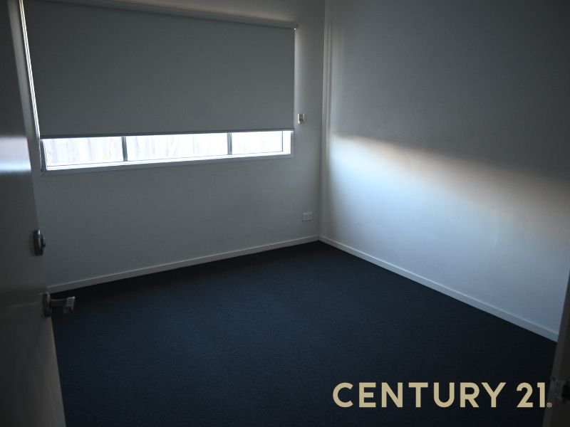 Photo - 8 Yellowgum Avenue, Lyndhurst VIC 3975 - Image 8