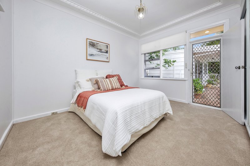 Photo - 8 Yeramba Avenue, Caringbah South NSW 2229 - Image 5