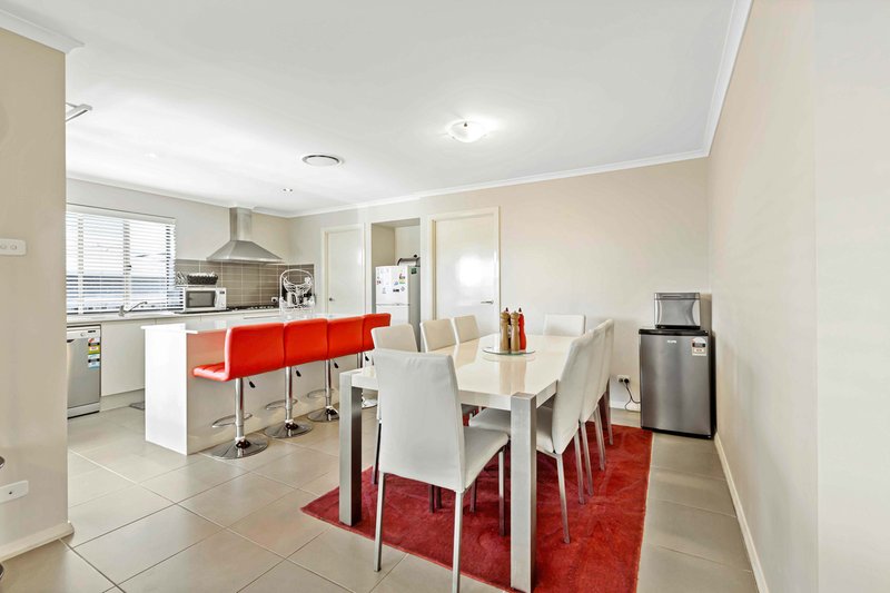 Photo - 8 Yerrang Avenue, Glenmore Park NSW 2745 - Image 5