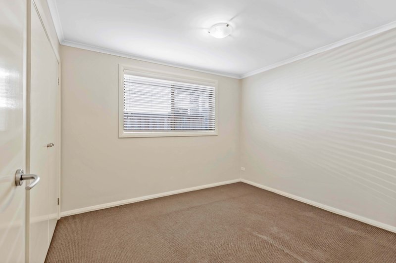 Photo - 8 Yerrang Avenue, Glenmore Park NSW 2745 - Image 9