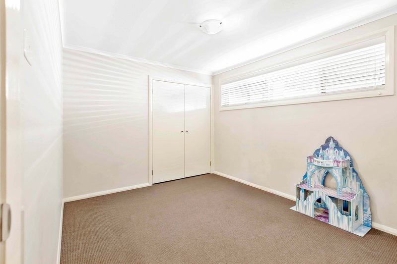 Photo - 8 Yerrang Avenue, Glenmore Park NSW 2745 - Image 10