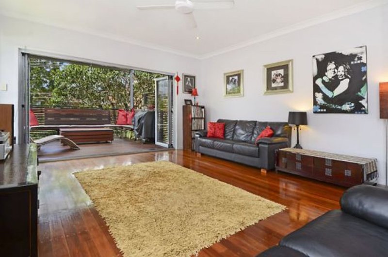 Photo - 8 York Street, Coorparoo QLD 4151 - Image 3