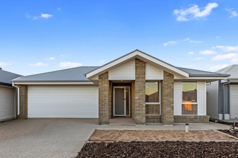 Photo - 8 Young Court, Munno Para West SA 5115 - Image 1