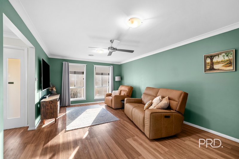 Photo - 8 Yulong Street, Glenfield Park NSW 2650 - Image 4