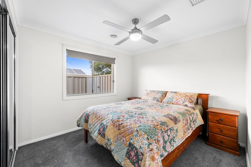 Photo - 8 Yulong Street, Glenfield Park NSW 2650 - Image 9
