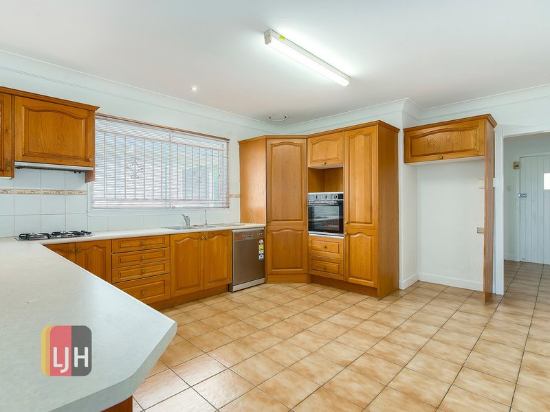 Photo - 80 Abuklea Street, Wilston QLD 4051 - Image 3