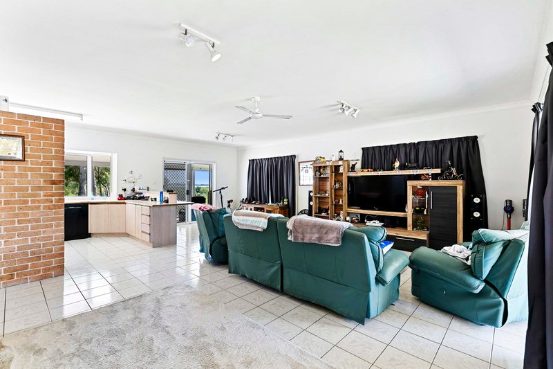 Photo - 80 Beck Road, Urangan QLD 4655 - Image 3