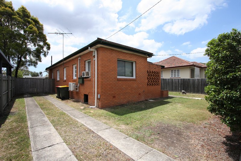 Photo - 80 Broadwater Road, Mount Gravatt East QLD 4122 - Image 19