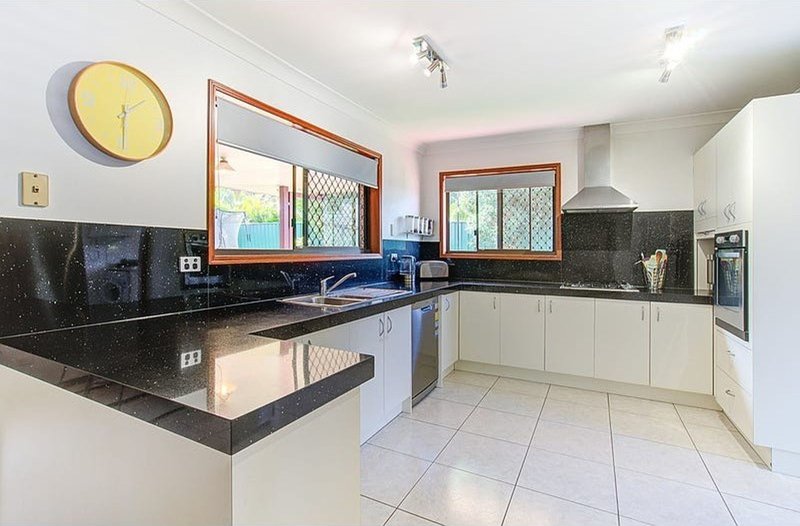 Photo - 80 Cadogan Street, Carindale QLD 4152 - Image 7