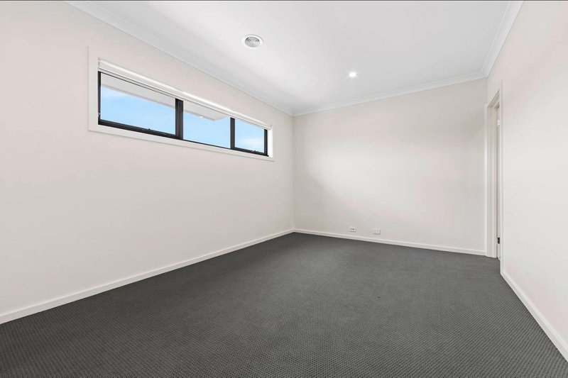 Photo - 80 Conservatory Drive, Deanside VIC 3336 - Image 6