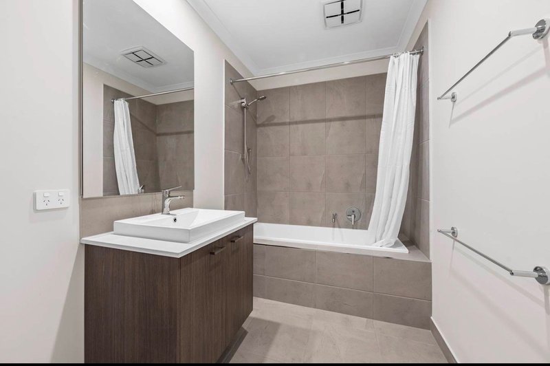 Photo - 80 Conservatory Drive, Deanside VIC 3336 - Image 8