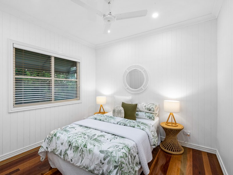 Photo - 80 Crump Street, Holland Park West QLD 4121 - Image 16