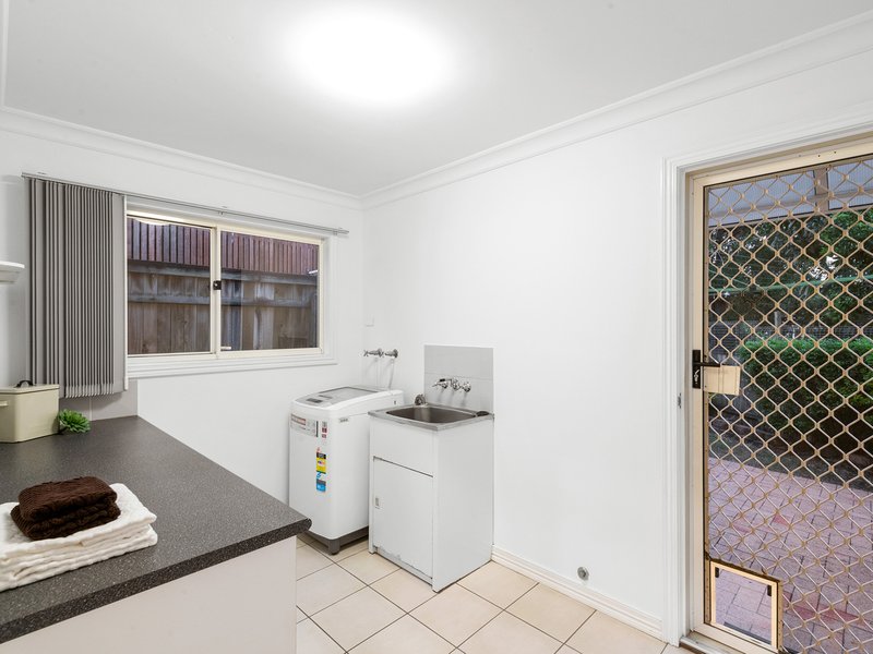 Photo - 80 Crump Street, Holland Park West QLD 4121 - Image 19