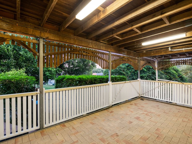 Photo - 80 Crump Street, Holland Park West QLD 4121 - Image 23