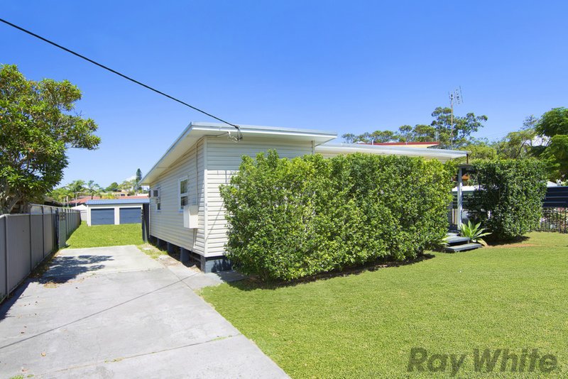 80 Elizabeth Bay Drive, Lake Munmorah NSW 2259