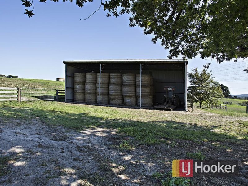 Photo - 80 Garfield North Road, Garfield North VIC 3814 - Image 9