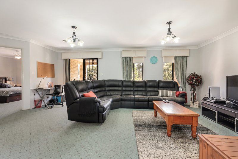 Photo - 80 Glengarry Drive, Glenmore Park NSW 2745 - Image 6