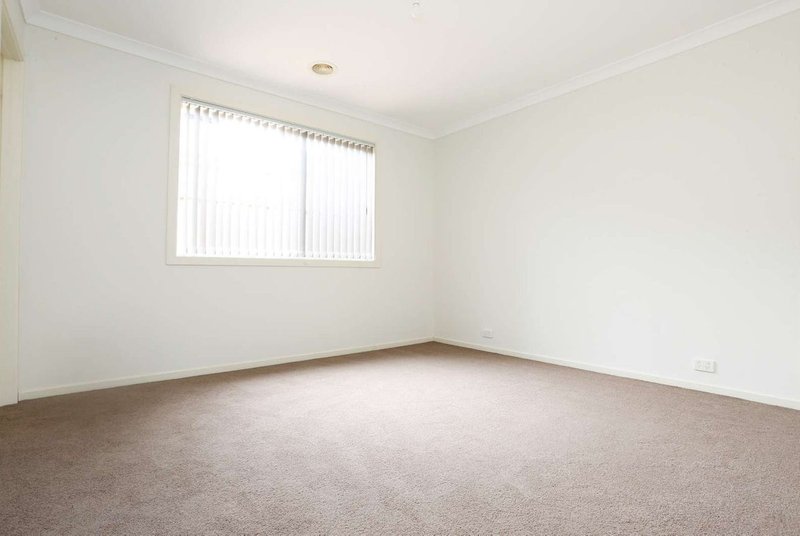 Photo - 80 Hamish Drive, Tarneit VIC 3029 - Image 6