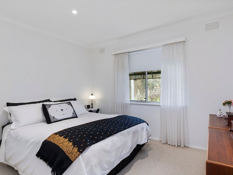 Photo - 80 Highlands Road, Seymour VIC 3660 - Image 11