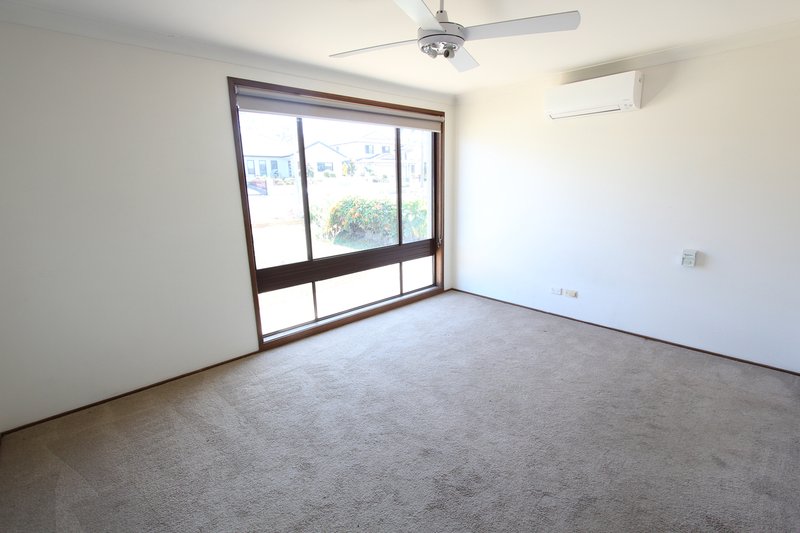 Photo - 80 Ingham Drive, Casula NSW 2170 - Image 5