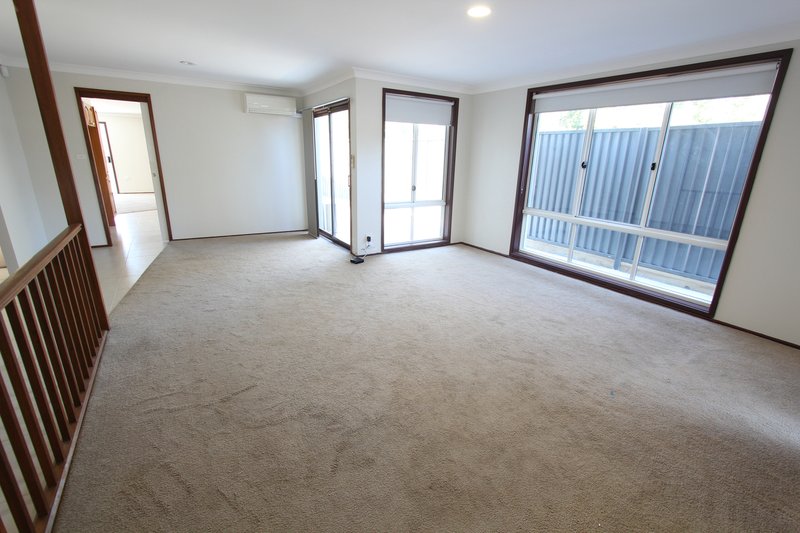 Photo - 80 Ingham Drive, Casula NSW 2170 - Image 4