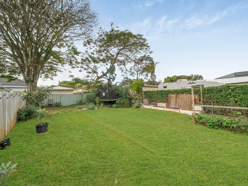 Photo - 80 King Street, Woody Point QLD 4019 - Image 16