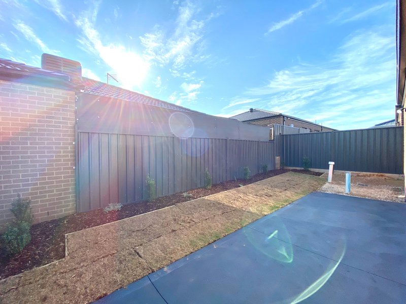 Photo - 80 Mckinley Drive, Truganina VIC 3029 - Image 5