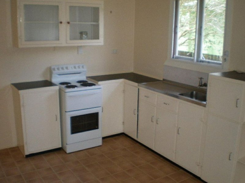 Photo - 80 Moreton Terrace, Beachmere QLD 4510 - Image 2