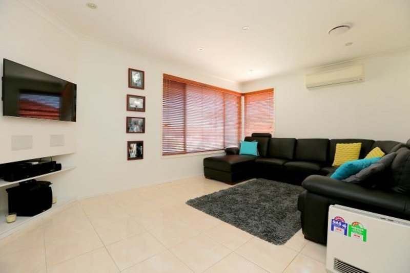 Photo - 80 Oak Drive, Georges Hall NSW 2198 - Image 2