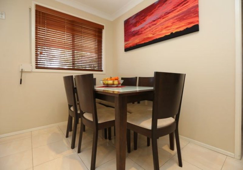 Photo - 80 Oak Drive, Georges Hall NSW 2198 - Image 4