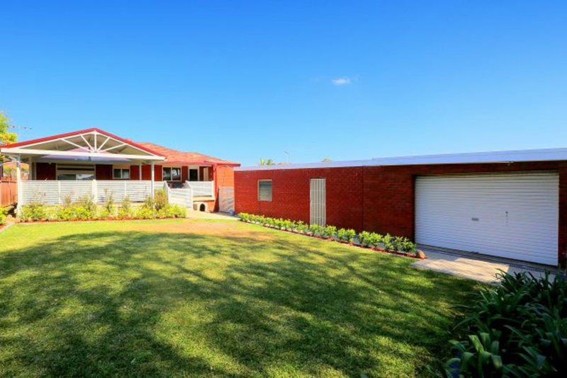 Photo - 80 Oak Drive, Georges Hall NSW 2198 - Image 11