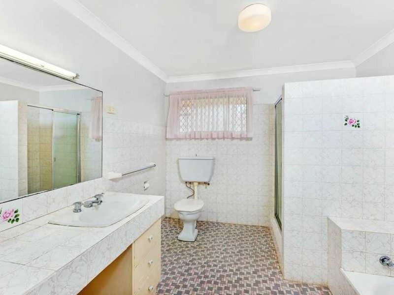 Photo - 80 Paradise Island, Surfers Paradise QLD 4217 - Image 9