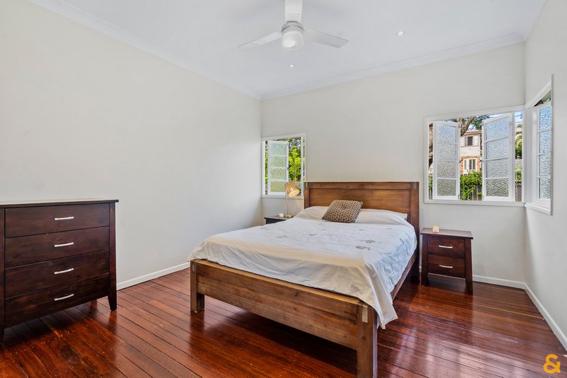 Photo - 80 Petersen Street, Wynnum QLD 4178 - Image 15