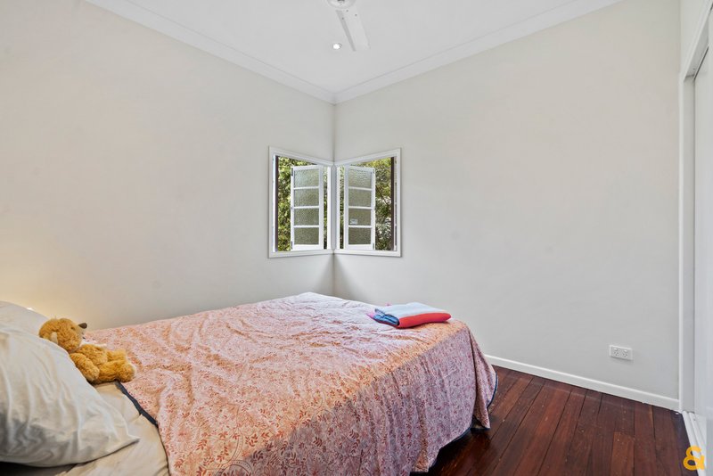 Photo - 80 Petersen Street, Wynnum QLD 4178 - Image 19