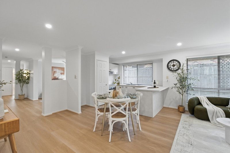 Photo - 80 Rubicon Crescent, Kuraby QLD 4112 - Image 10
