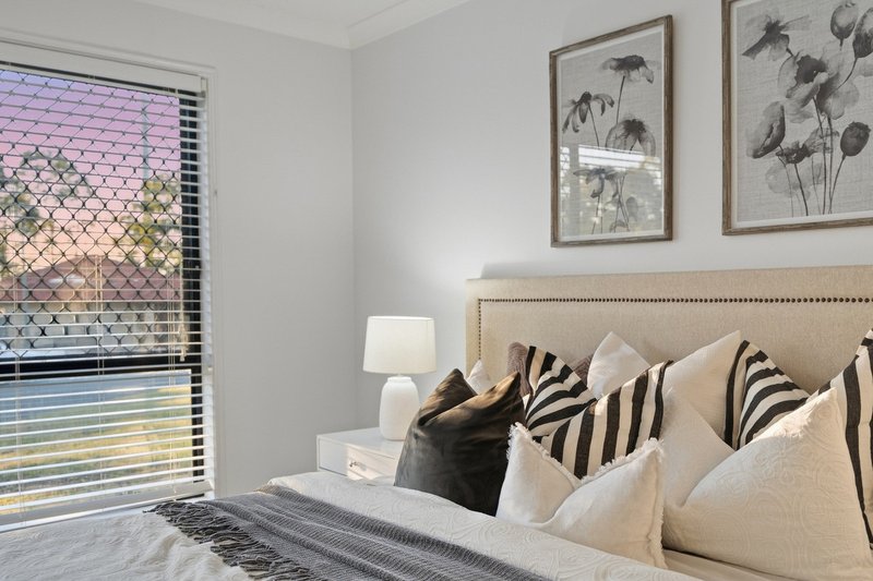 Photo - 80 Rubicon Crescent, Kuraby QLD 4112 - Image 11