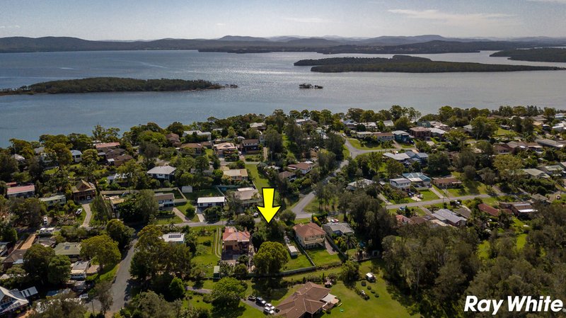 80 Seabreeze Parade, Green Point NSW 2428