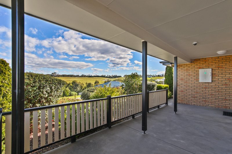 Photo - 80 Stirling Drive, Lakes Entrance VIC 3909 - Image 2