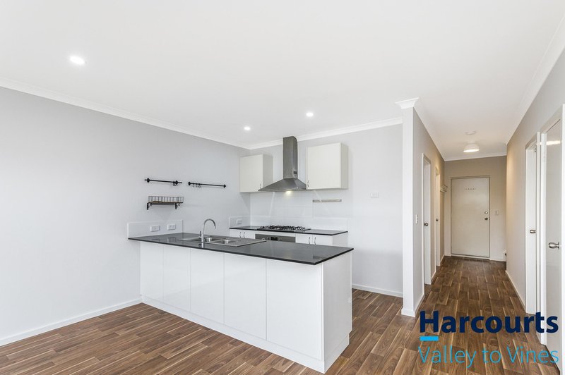 Photo - 80 Strinesdale Boulevard, Aveley WA 6069 - Image 7