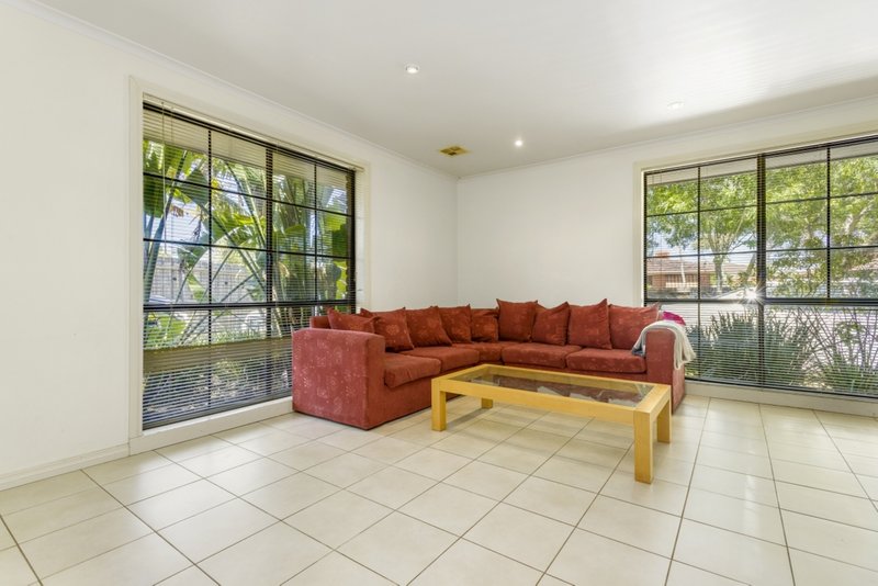 Photo - 80 Tamarind Crescent, Werribee VIC 3030 - Image 4