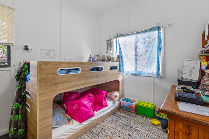 Photo - 80 Woodford Street, One Mile QLD 4305 - Image 7