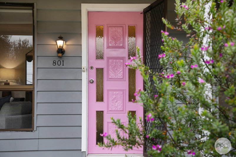 Photo - 801 Howard Street, Soldiers Hill VIC 3350 - Image 2