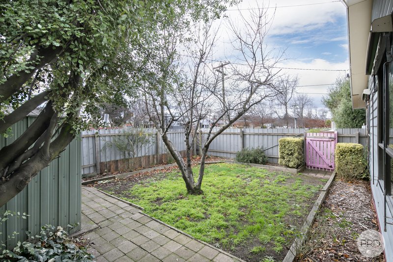 Photo - 801 Howard Street, Soldiers Hill VIC 3350 - Image 14