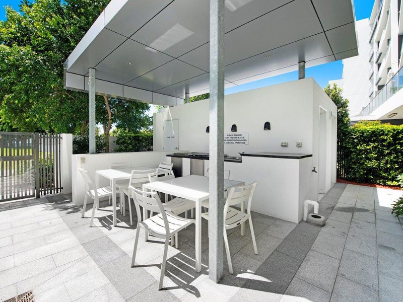 Photo - 801/15 Compass Drive, Biggera Waters QLD 4216 - Image 2