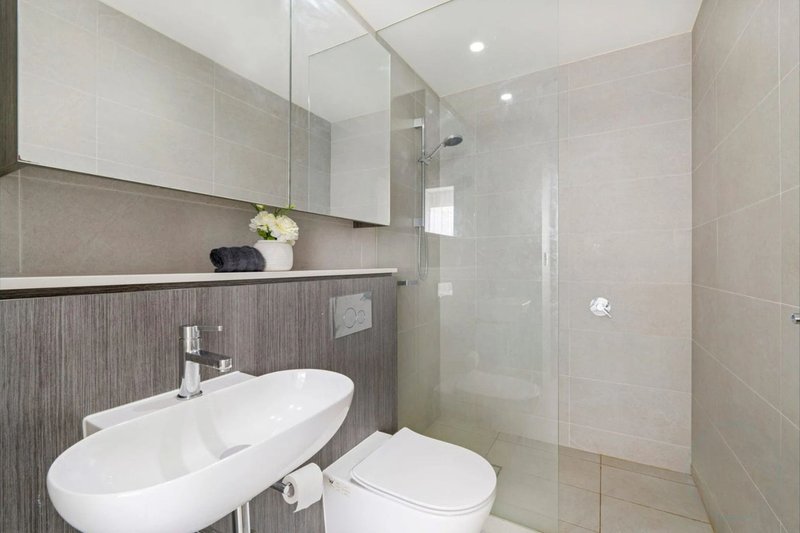 Photo - 801/15 Garrigarrang Avenue, Kogarah NSW 2217 - Image 6