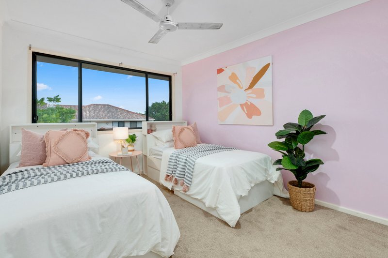 Photo - 801/2 Gentian Dr , Arundel QLD 4214 - Image 7