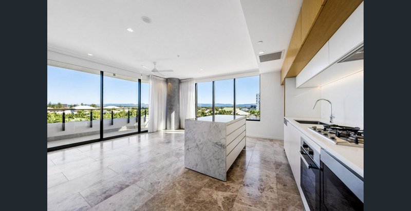 Photo - 801/4-6 Alexandra Avenue, Mermaid Beach QLD 4218 - Image 3