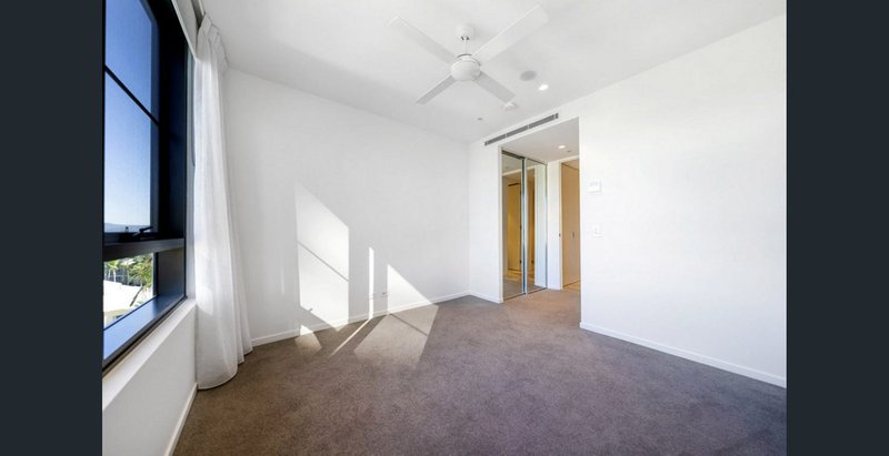 Photo - 801/4-6 Alexandra Avenue, Mermaid Beach QLD 4218 - Image 7