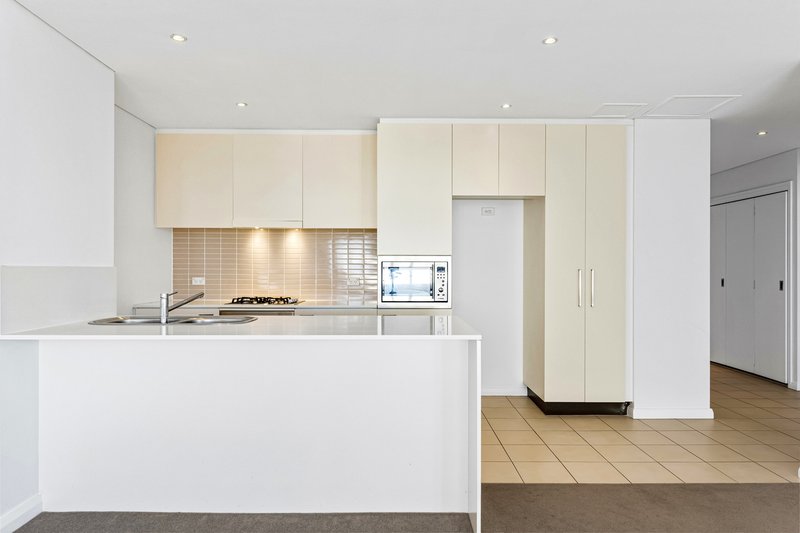 Photo - 801/4 Nuvolari Place, Wentworth Point NSW 2127 - Image 3
