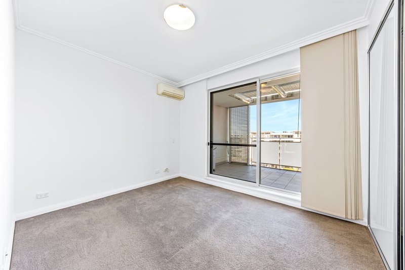 Photo - 801/4 Nuvolari Place, Wentworth Point NSW 2127 - Image 6